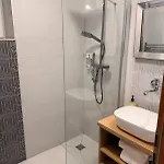 דירה Contact