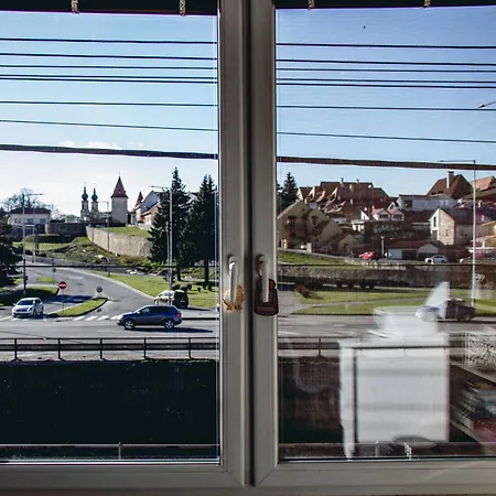 Contact * バルデヨフ