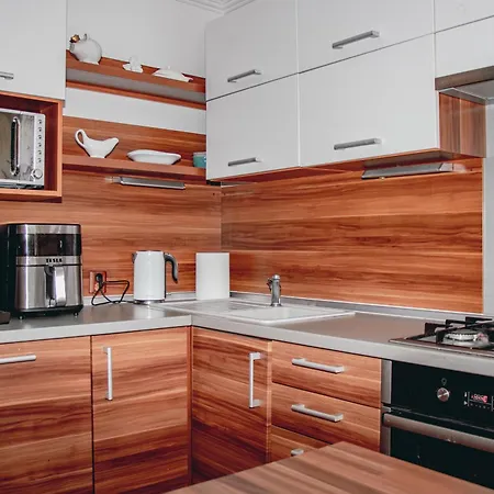 Contact Apartman Bártfa